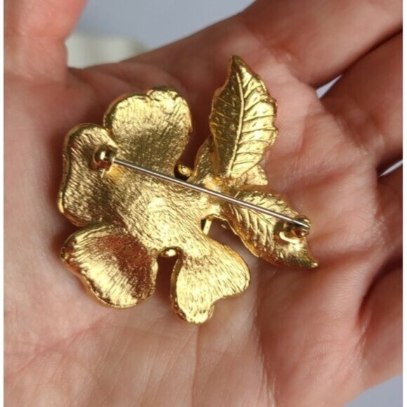 Vintage 50s Gold Tone Gilded Crystal Flower Floral Brooch - Picture 6 of 9
